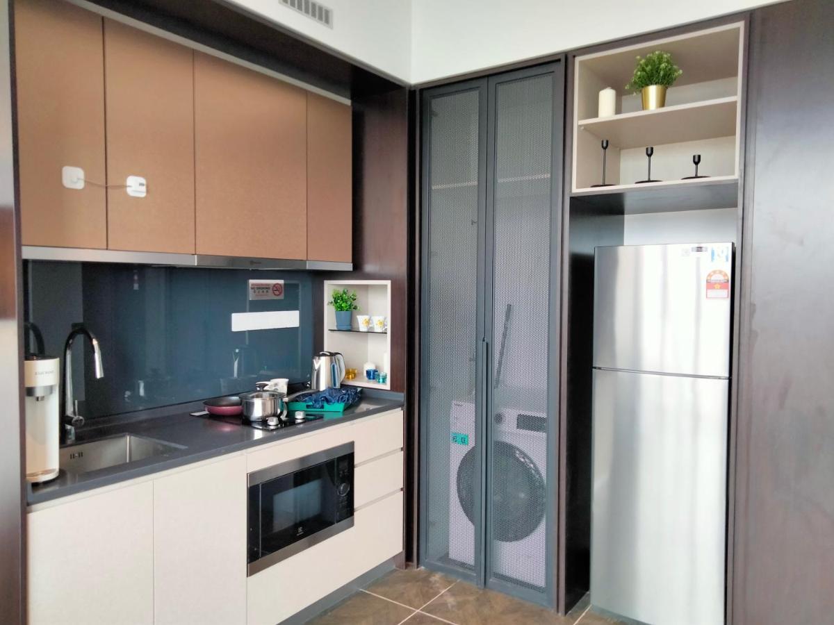 Scarletz Suites Klcc I Homebrickz Kuala Lumpur Buitenkant foto