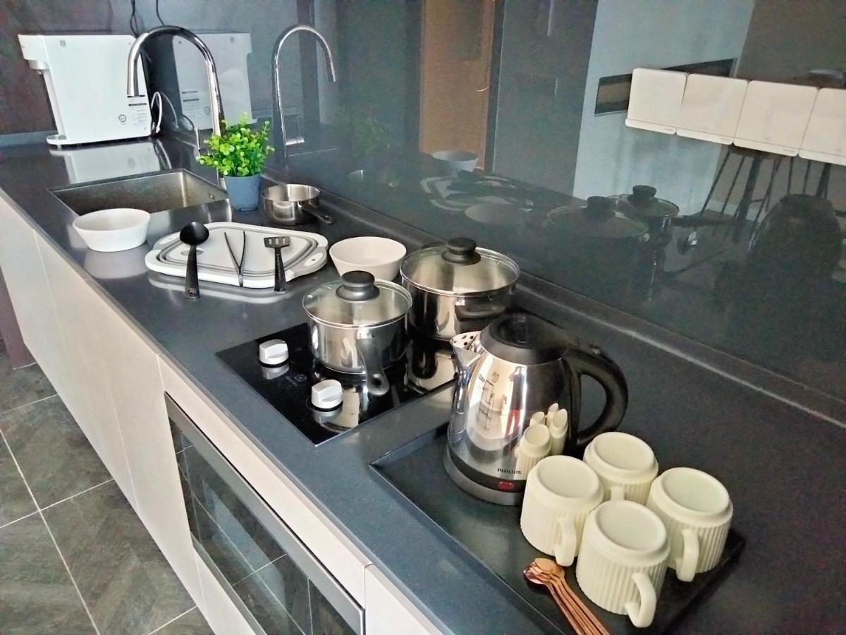 Scarletz Suites Klcc I Homebrickz Kuala Lumpur Buitenkant foto