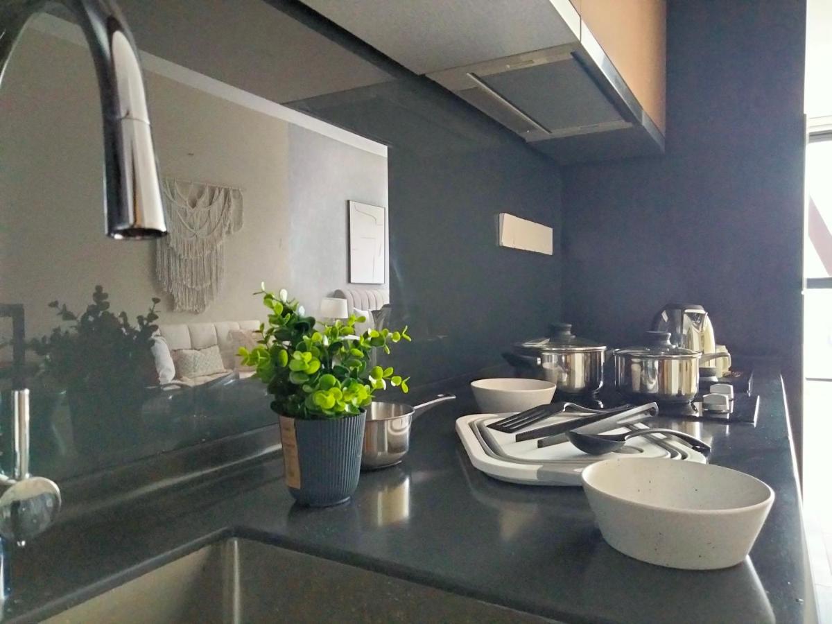 Scarletz Suites Klcc I Homebrickz Kuala Lumpur Buitenkant foto