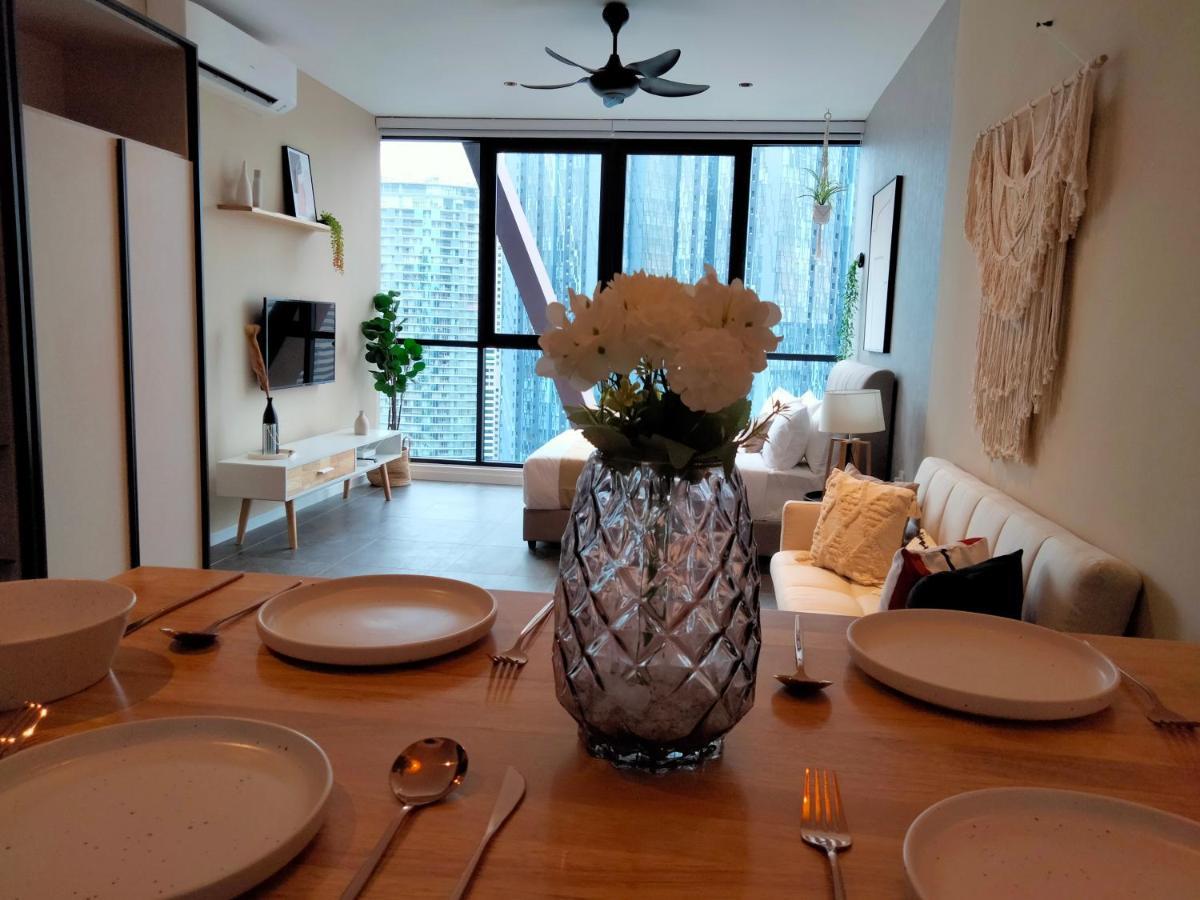 Scarletz Suites Klcc I Homebrickz Kuala Lumpur Buitenkant foto
