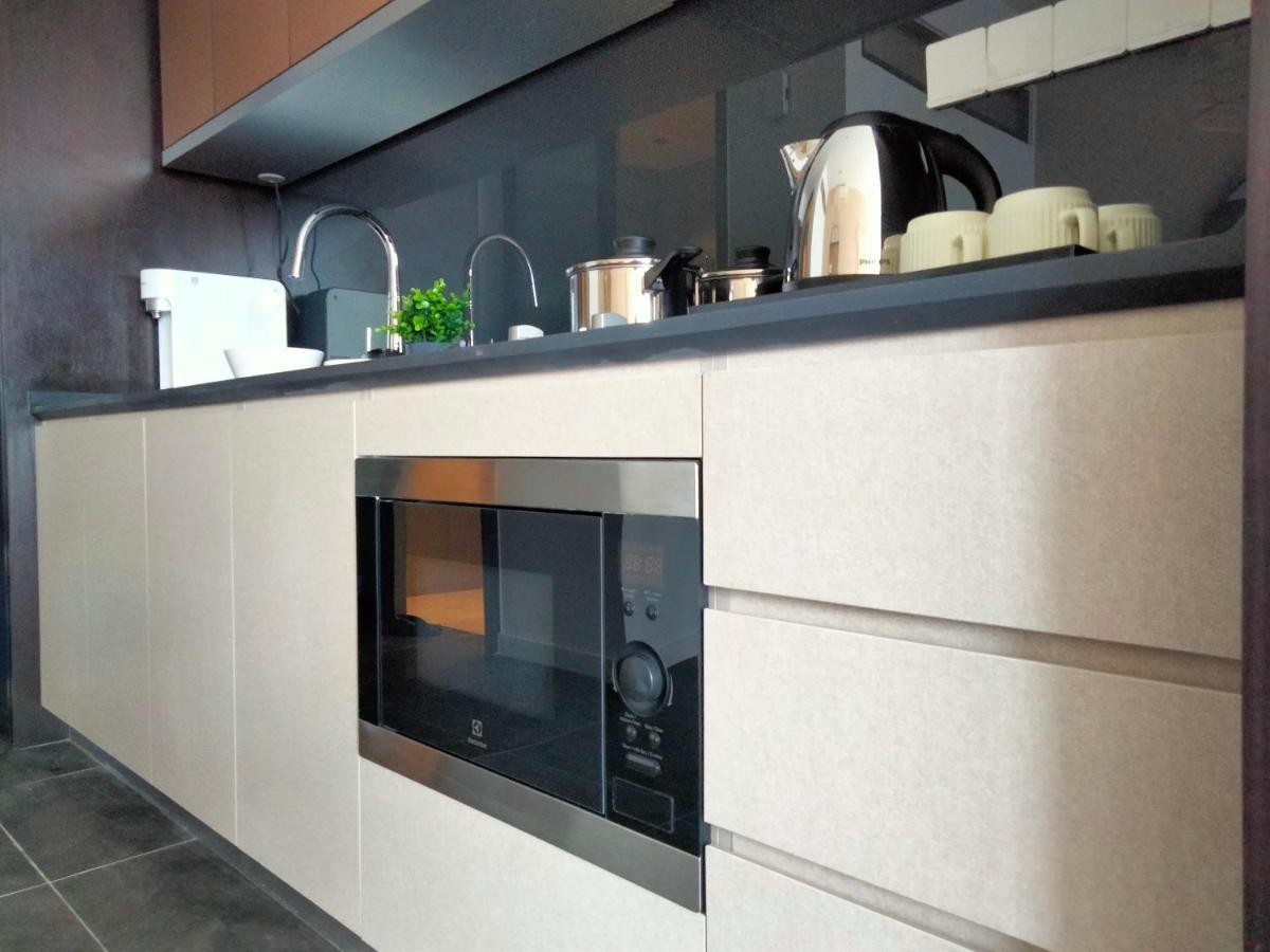 Scarletz Suites Klcc I Homebrickz Kuala Lumpur Buitenkant foto