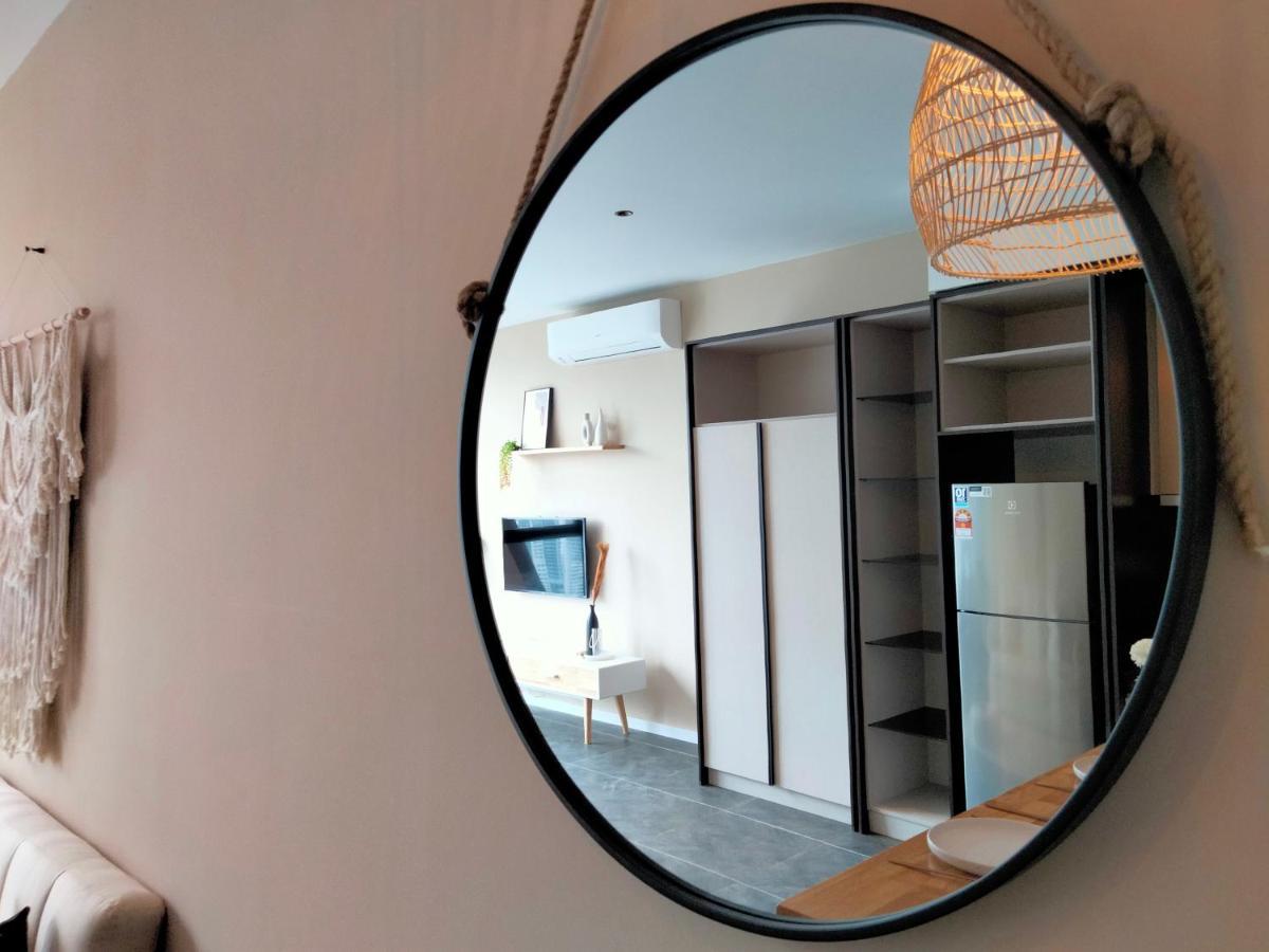 Scarletz Suites Klcc I Homebrickz Kuala Lumpur Buitenkant foto